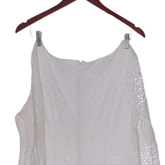 mini ultra white eyelet dress with 3/4 bell sleeves - Picture 2 of 8